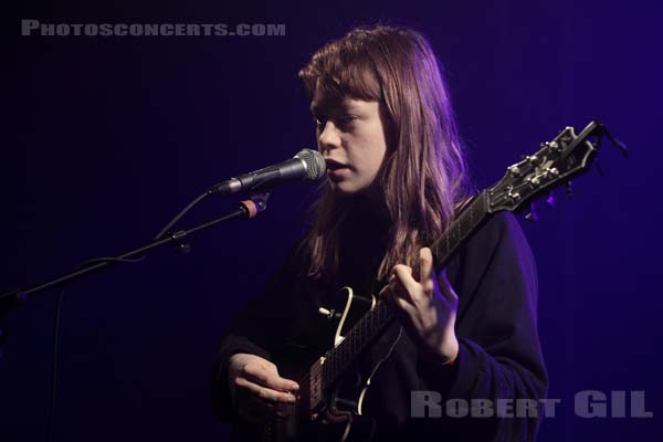 ANNA B SAVAGE - 2015-02-28 - PARIS - Point Ephemere - 